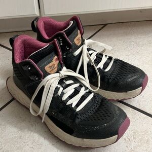 New Balance Women's Fresh Foam X Hierro V1 Mid-Cut Trail Running Shoe